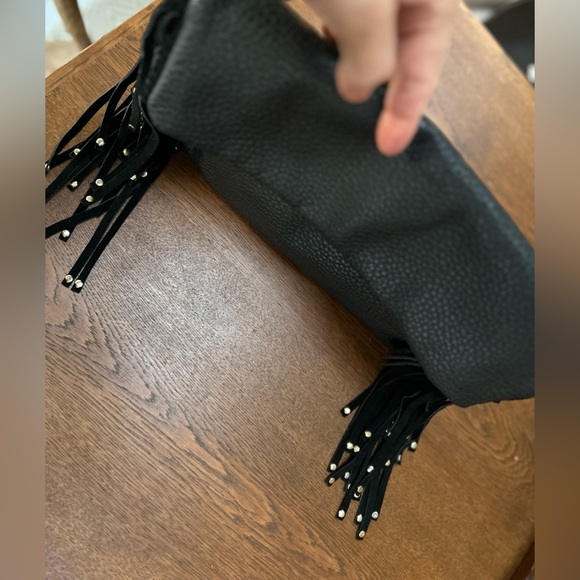 NWOT Shiraleah Clutch Designer Purse. Foldover snaps closed. Fun studded fringe! - Picture 5 of 7